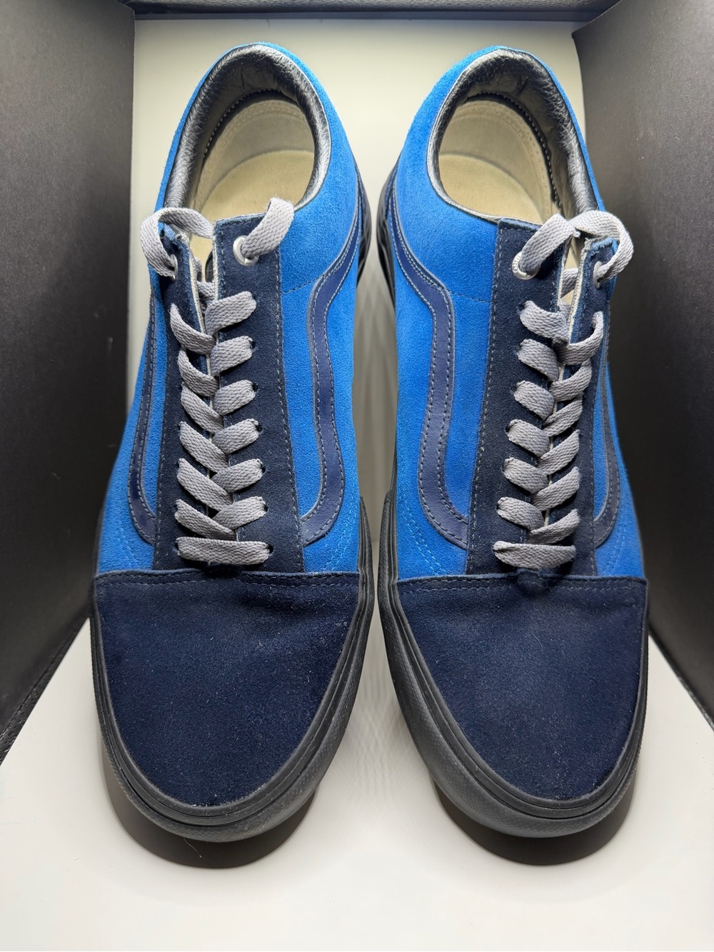 Vans Men's Blue and Navy Suede Low-Top Sneakers
